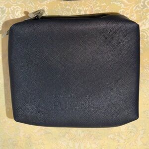 UNITED POLARIS NWT Black Toiletry Bag